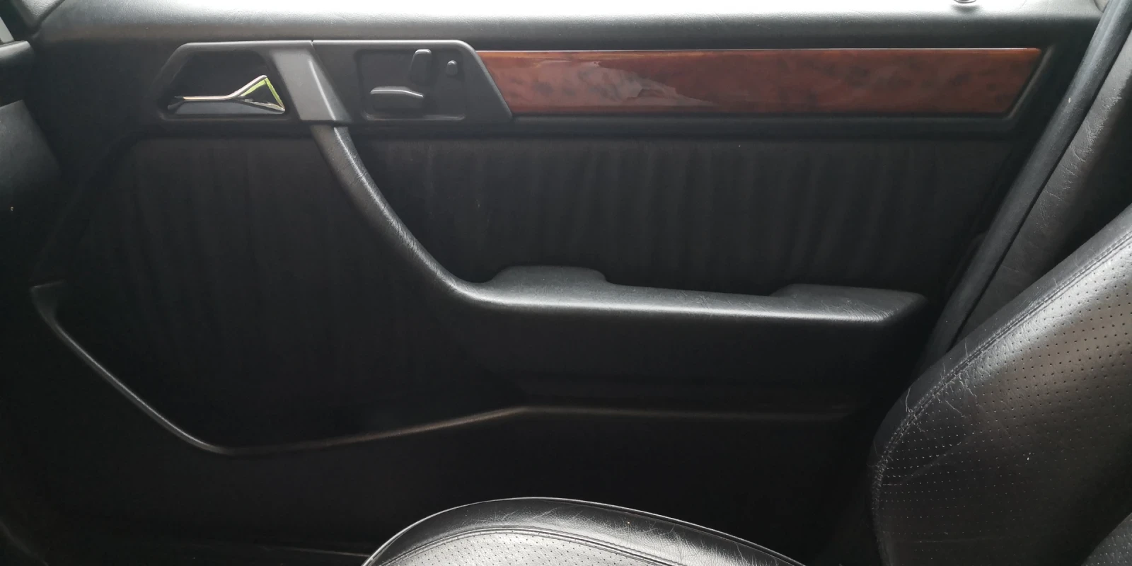Mercedes-Benz E 320 Sportline , снимка 11 - Автомобили и джипове - 54589739