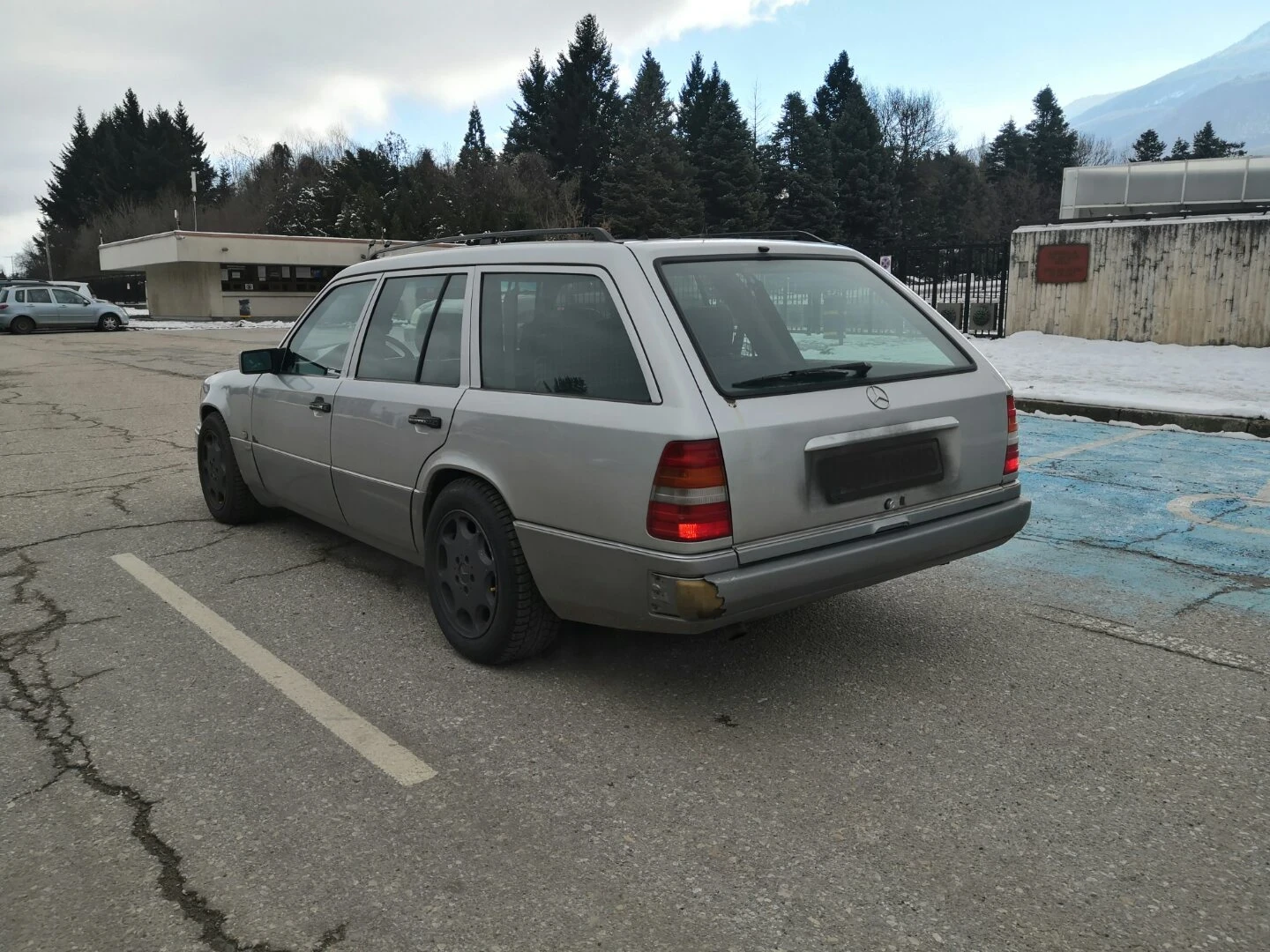 Mercedes-Benz E 320 Sportline , снимка 5 - Автомобили и джипове - 54589739