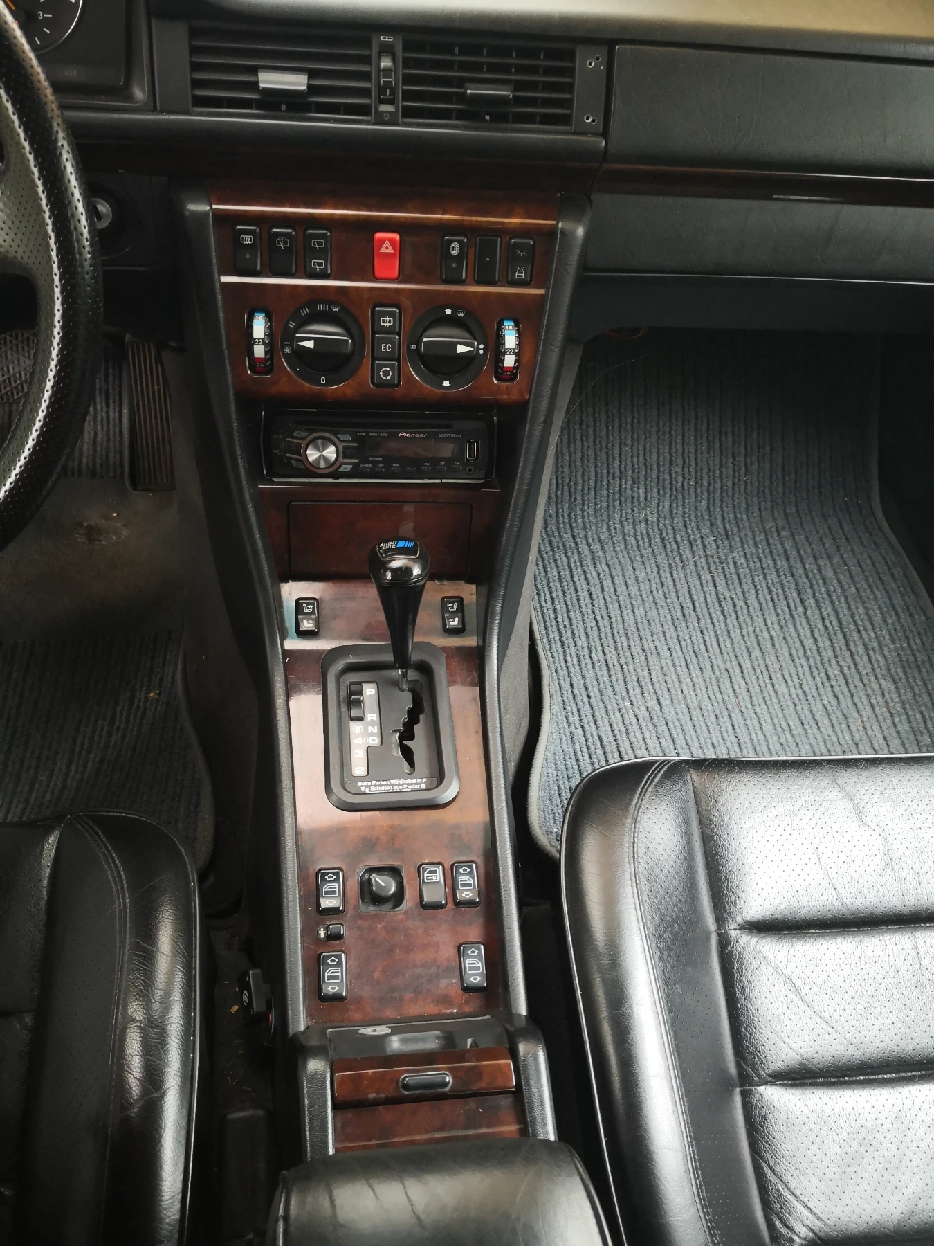 Mercedes-Benz E 320 Sportline , снимка 9 - Автомобили и джипове - 54589739
