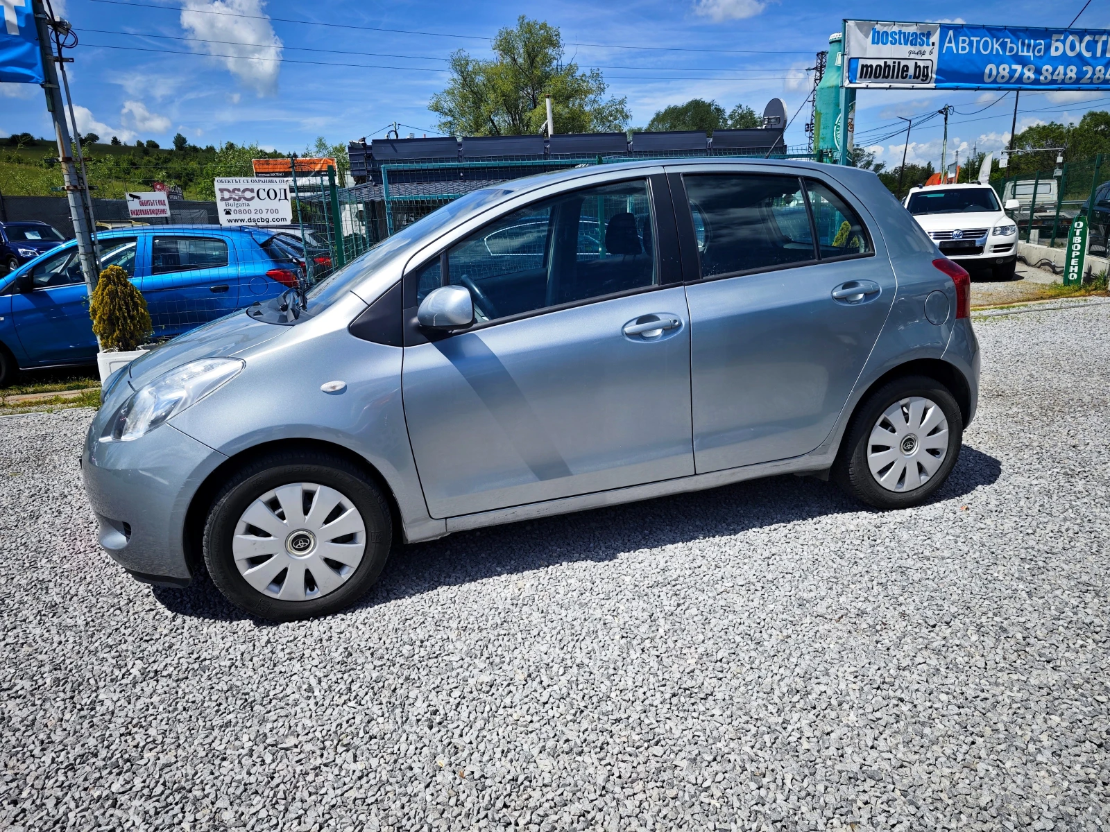 Toyota Yaris 1.3 VVT-i, снимка 2 - Автомобили и джипове - 54767613