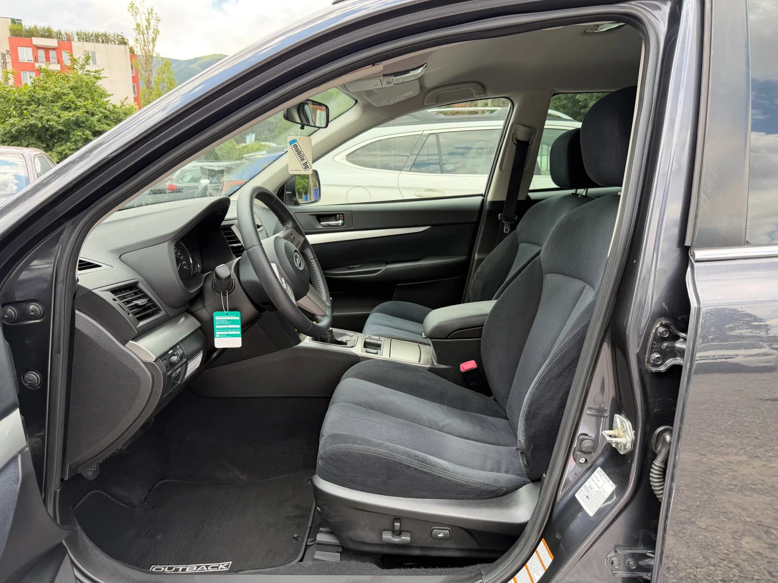 Subaru Outback 2.5 Ръчна Кутия, снимка 9 - Автомобили и джипове - 55179010