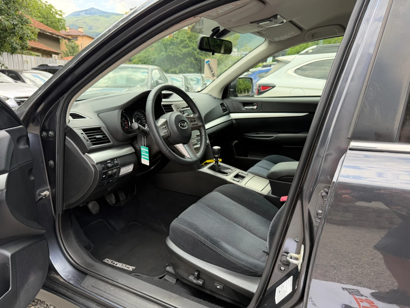 Subaru Outback 2.5 Ръчна Кутия, снимка 8 - Автомобили и джипове - 55179010