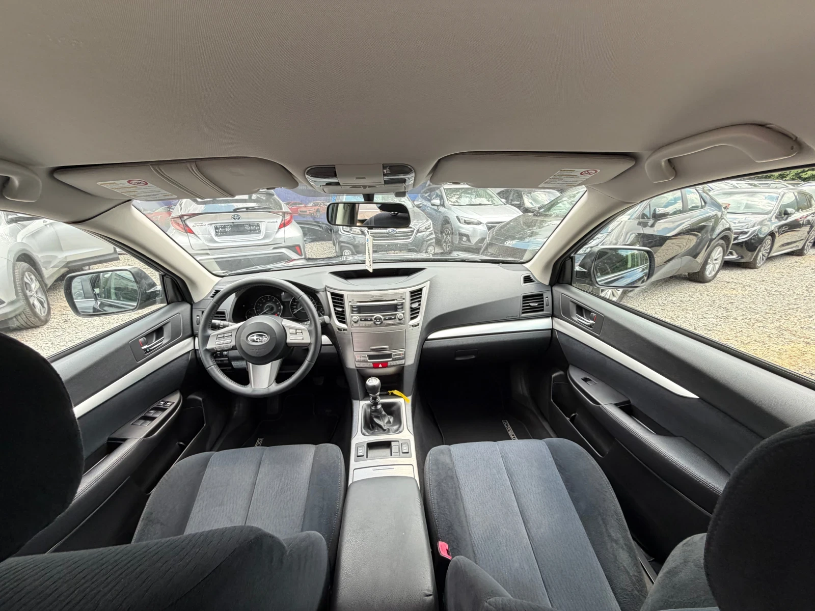 Subaru Outback 2.5 Ръчна Кутия, снимка 11 - Автомобили и джипове - 55179010