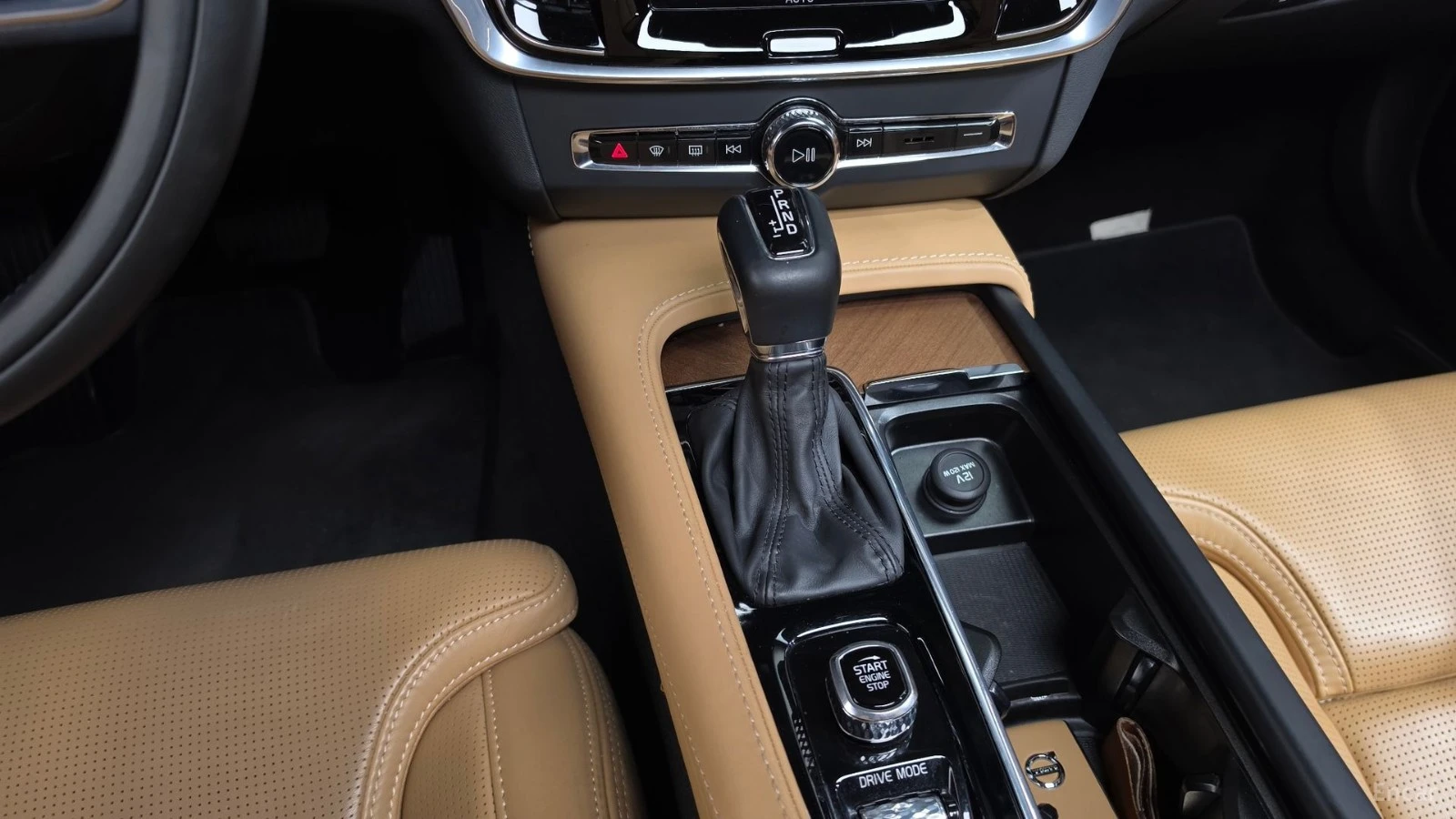 Volvo S90 T5 Inscription* 360* HUD* МАСАЖИ* АВТОКРЕДИТ, снимка 7 - Автомобили и джипове - 55680572