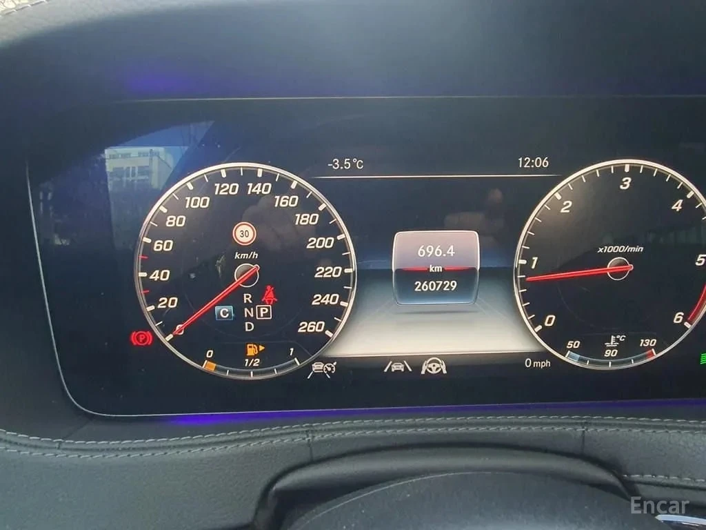 Mercedes-Benz S 350 АМГ ПАКЕ/4MATIC/ДИСТРОНИК/ОБДУХ/ХЕДЪП/МАСАЖИ/, снимка 8 - Автомобили и джипове - 55832648