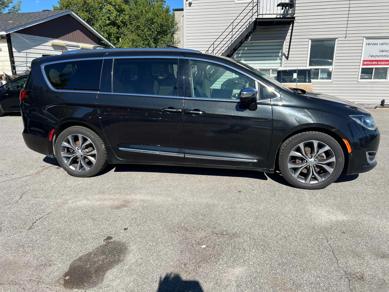 Chrysler Pacifica * Limited * АВТОКРЕДИТ БЕЗ ПЪРВОНАЧАЛНА ВНОСКА* , снимка 17 - Автомобили и джипове - 55953682