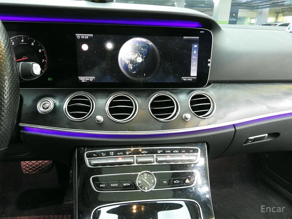 Mercedes-Benz E 300 ДИГИТАЛНО* ТАБЛО* ОБДУХВАНЕ* 360КАМЕРА* ПАНОРАМА* , снимка 8 - Автомобили и джипове - 55971677