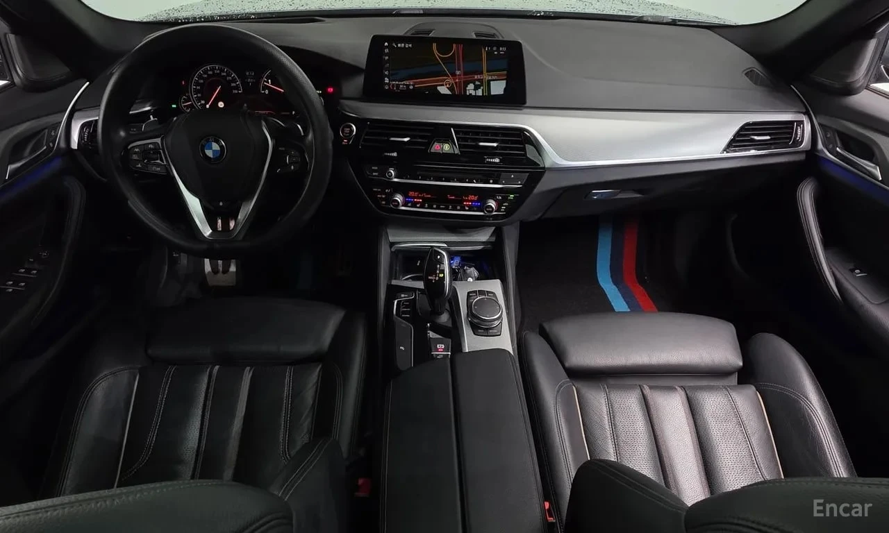 BMW 530 i M Sport Package | АВТОФИНАНСИРАНЕ | ЦЕНА ДО БГ, снимка 7 - Автомобили и джипове - 56107625