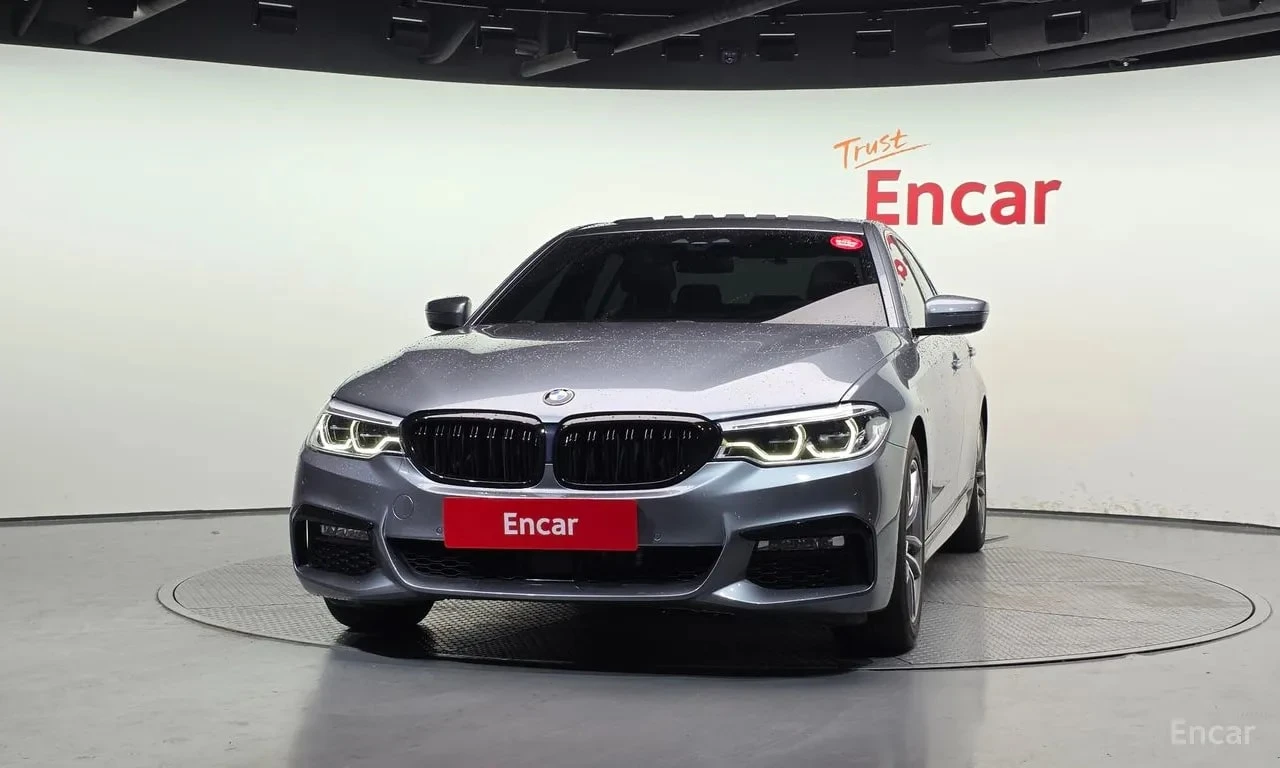 BMW 530 i M Sport Package | АВТОФИНАНСИРАНЕ | ЦЕНА ДО БГ, снимка 3 - Автомобили и джипове - 56107625