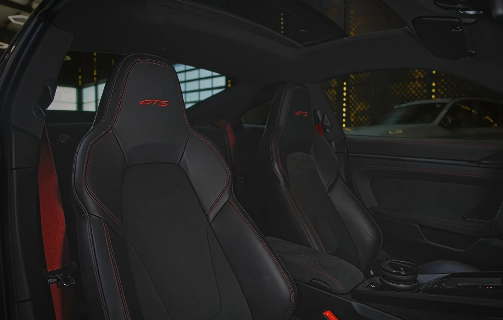 Porsche 911 Carrera 4 GTS, снимка 7 - Автомобили и джипове - 56251578