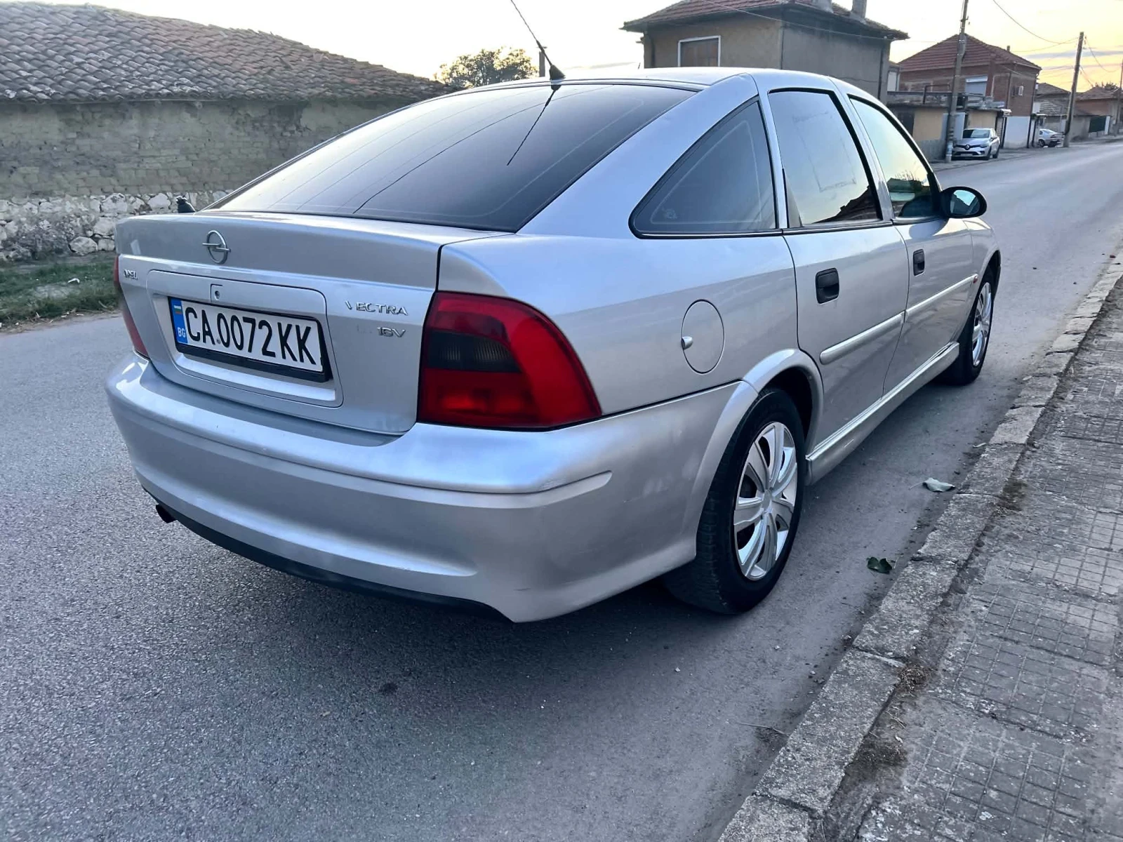 Opel Vectra 1.6 Бензин, снимка 7 - Автомобили и джипове - 56297249