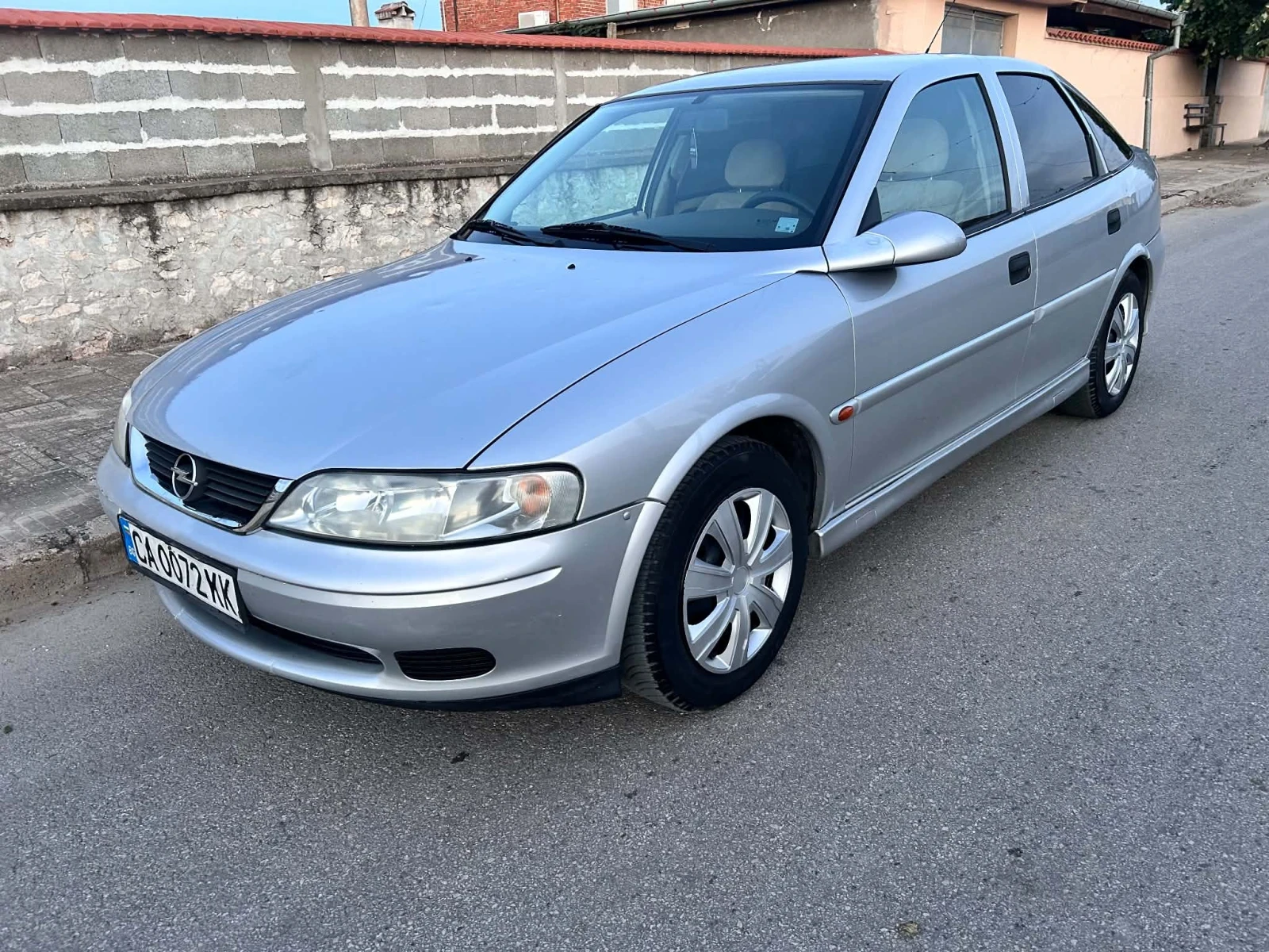 Opel Vectra 1.6 Бензин