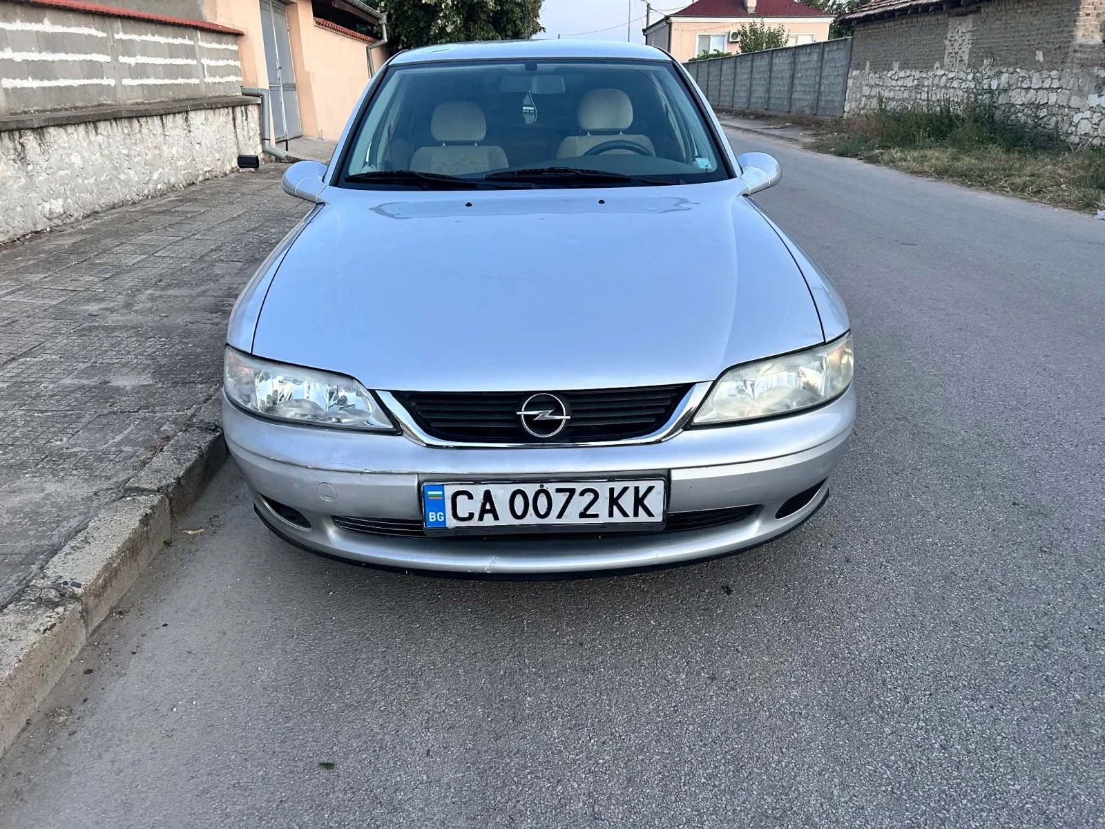 Opel Vectra 1.6 Бензин, снимка 3 - Автомобили и джипове - 56297249