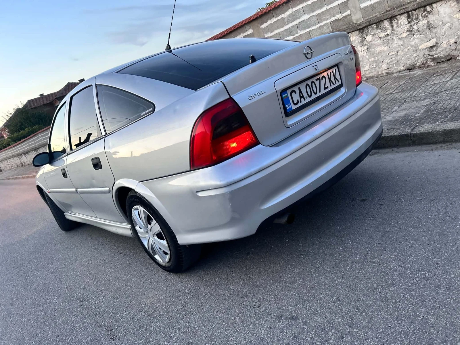 Opel Vectra 1.6 Бензин, снимка 13 - Автомобили и джипове - 56297249