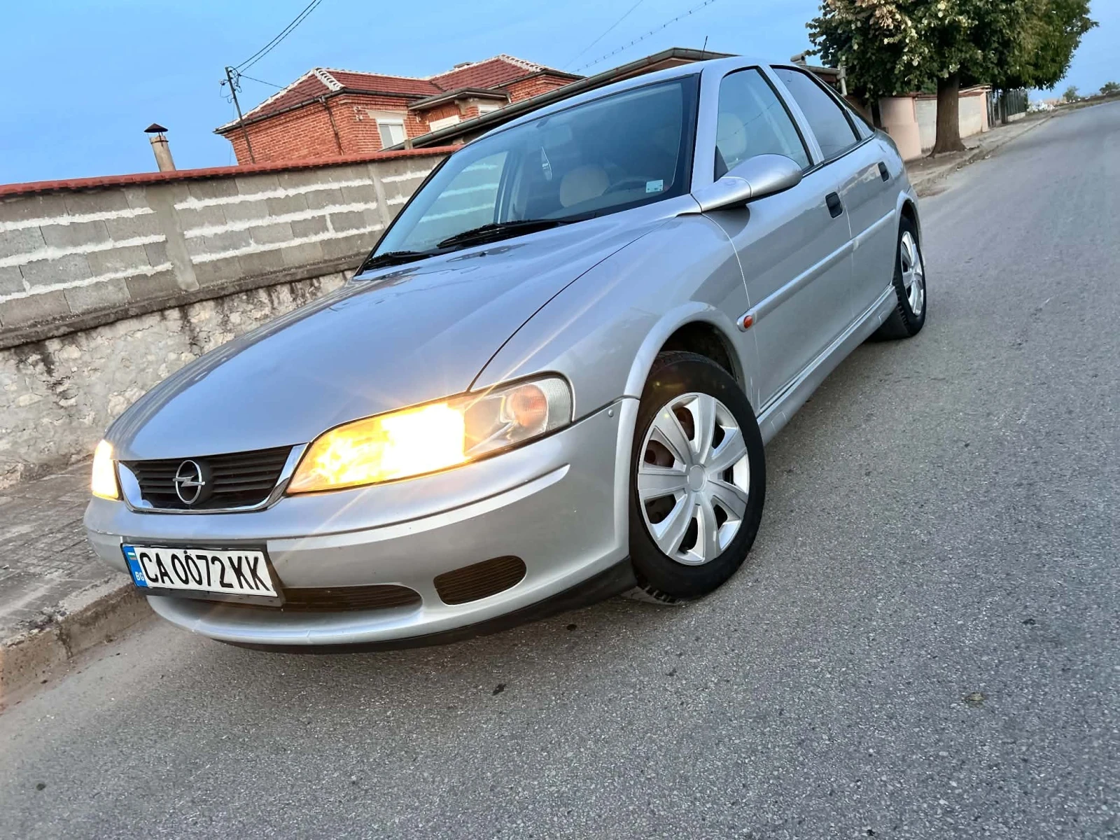 Opel Vectra 1.6 Бензин, снимка 12 - Автомобили и джипове - 56297249