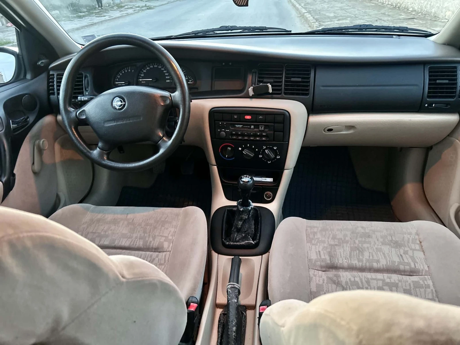 Opel Vectra 1.6 Бензин, снимка 9 - Автомобили и джипове - 56297249