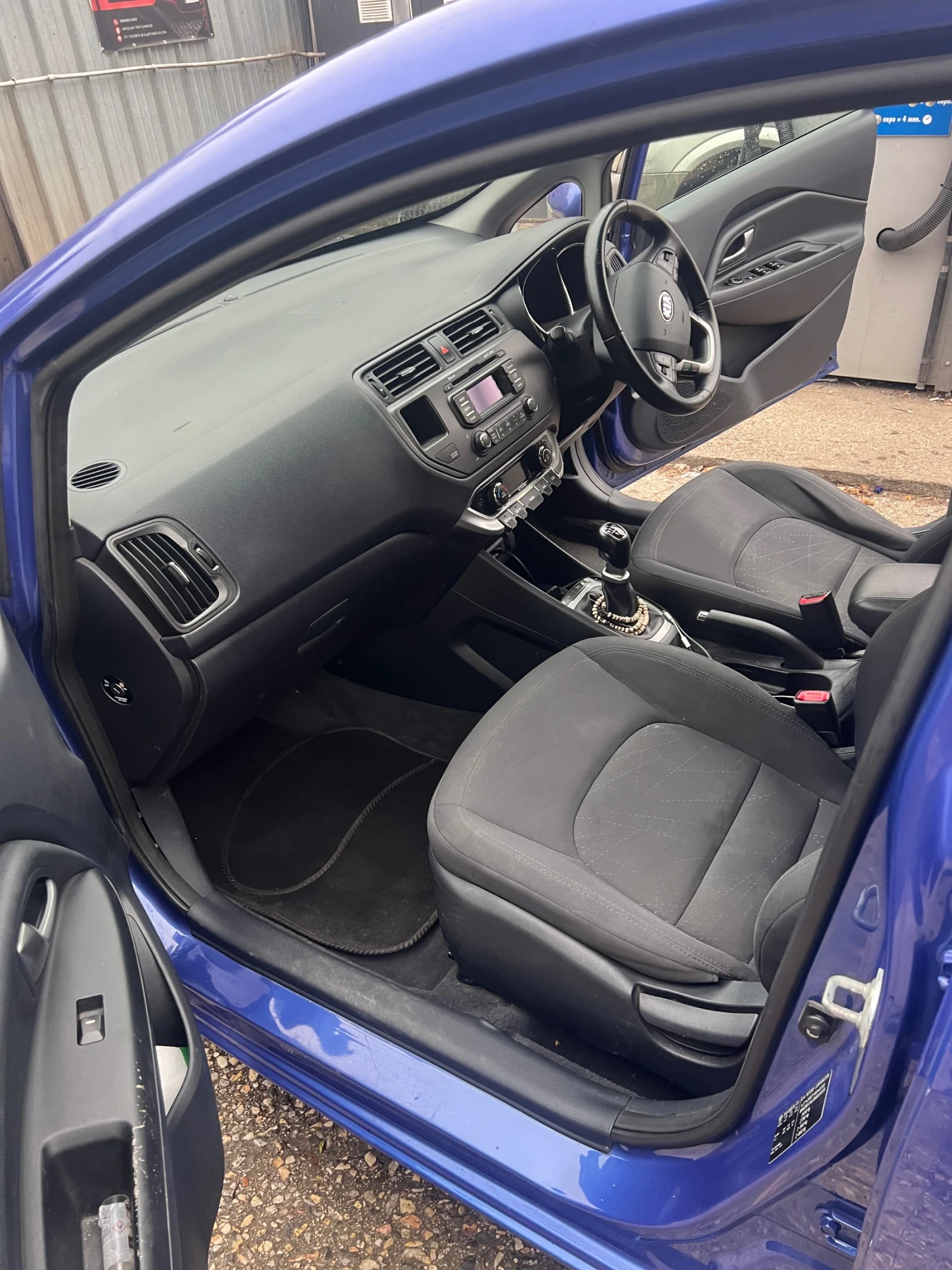 Kia Rio 1.4 CRDI / 90кс, снимка 8 - Автомобили и джипове - 56658558