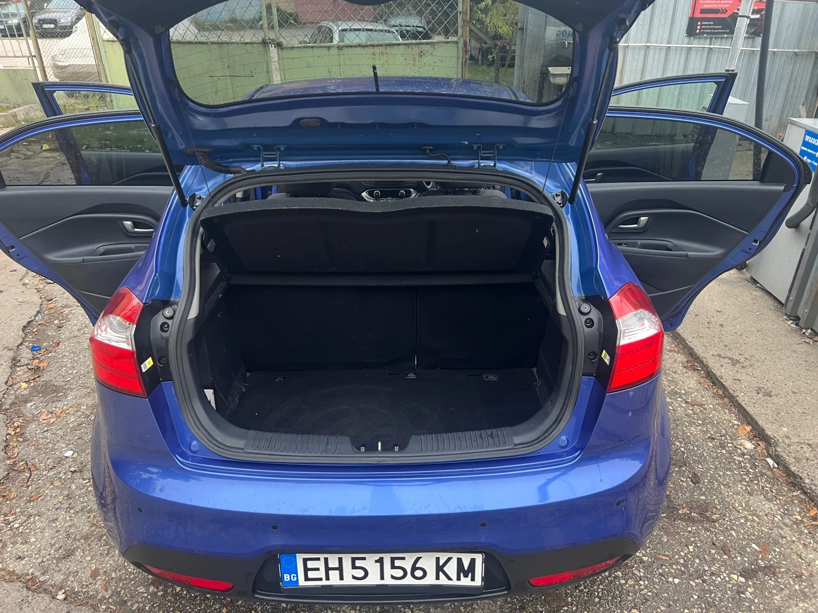 Kia Rio 1.4 CRDI / 90кс, снимка 12 - Автомобили и джипове - 56658558