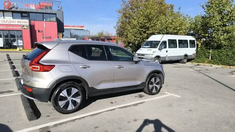 Volvo XC40, снимка 4 - Автомобили и джипове - 47822481