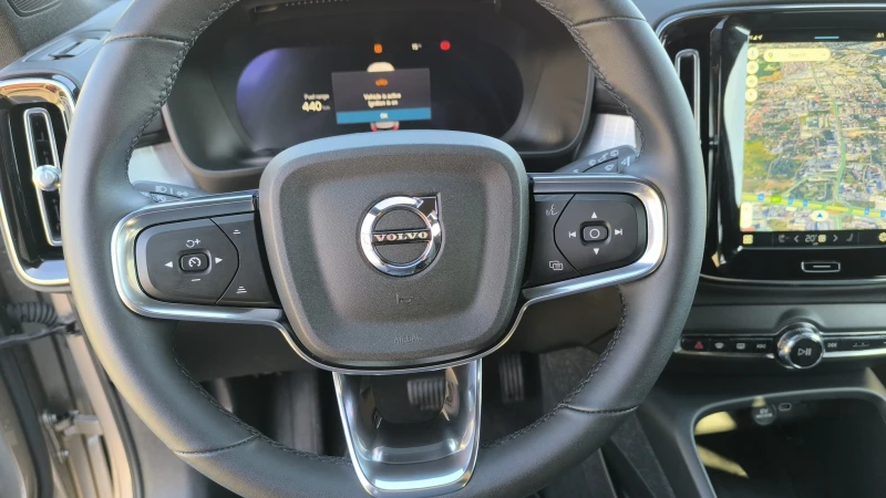 Volvo XC40, снимка 11 - Автомобили и джипове - 47822481