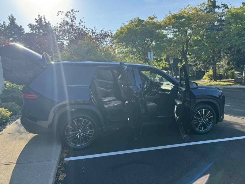 Toyota Highlander Grand Platinum Hybrid MAX 7-местен 9/2025, снимка 7 - Автомобили и джипове - 52345822