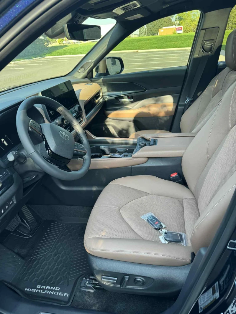 Toyota Highlander Grand Platinum Hybrid MAX 7-местен 9/2025, снимка 10 - Автомобили и джипове - 52345822