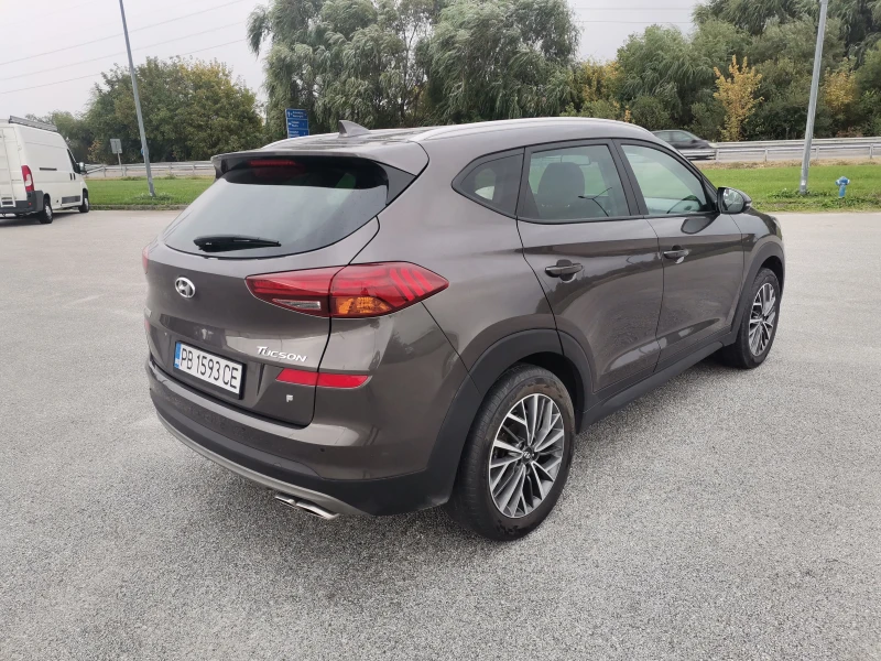 Hyundai Tucson 1.6 CRDI, снимка 5 - Автомобили и джипове - 52918879