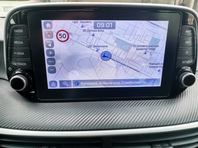 Hyundai Tucson 1.6 CRDI, снимка 16 - Автомобили и джипове - 52918879