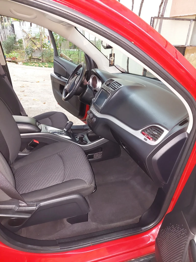 Dodge Journey, снимка 12 - Автомобили и джипове - 52967089