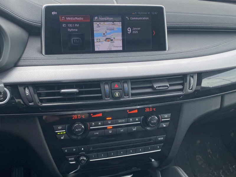 BMW X6 2 КЛЮЧА* ПОДГРЕВ* KEYLESS* PANO* , снимка 8 - Автомобили и джипове - 53493785