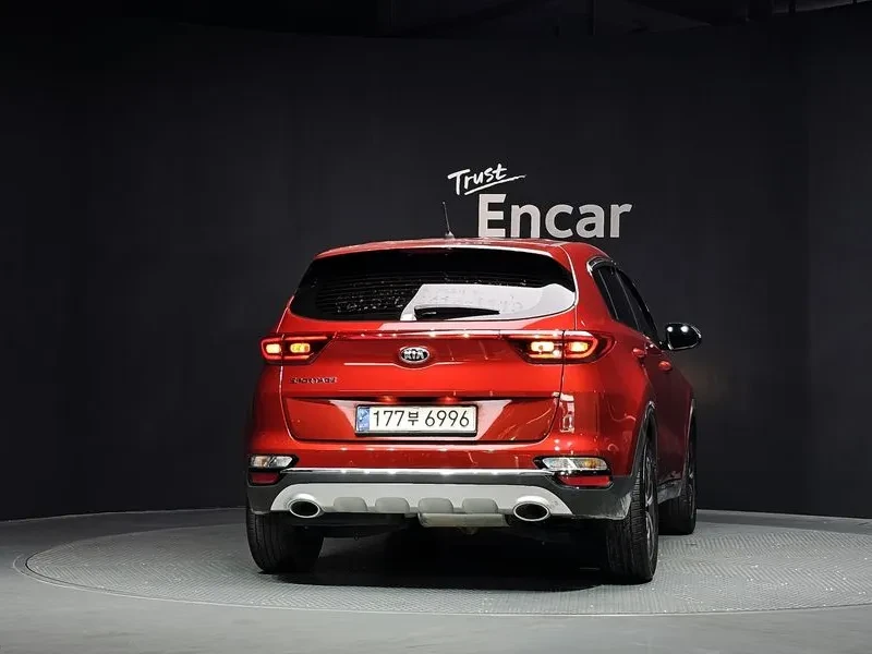 Kia Sportage The Bold Diesel 1.6 2Wd Trendy, снимка 4 - Автомобили и джипове - 55144011