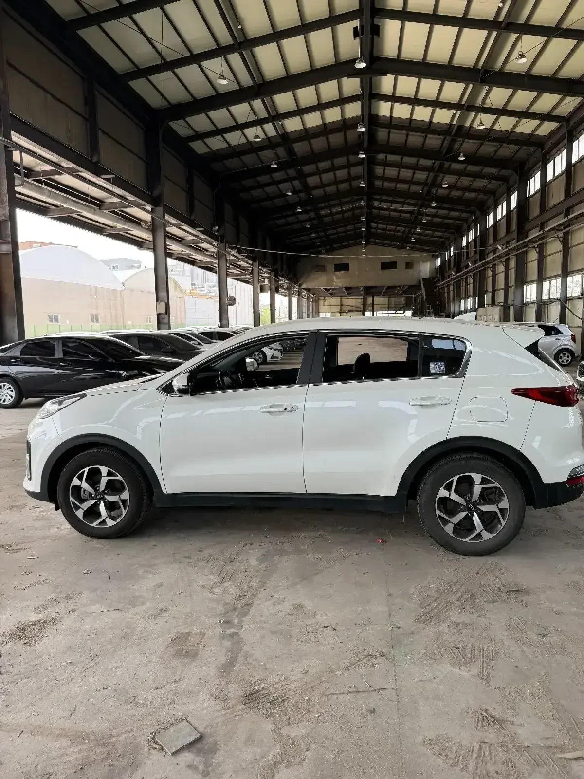 Kia Sportage 1.6 CRDI DIESEL 4x4 - OЧАКВАН ВНОС - изображение 3