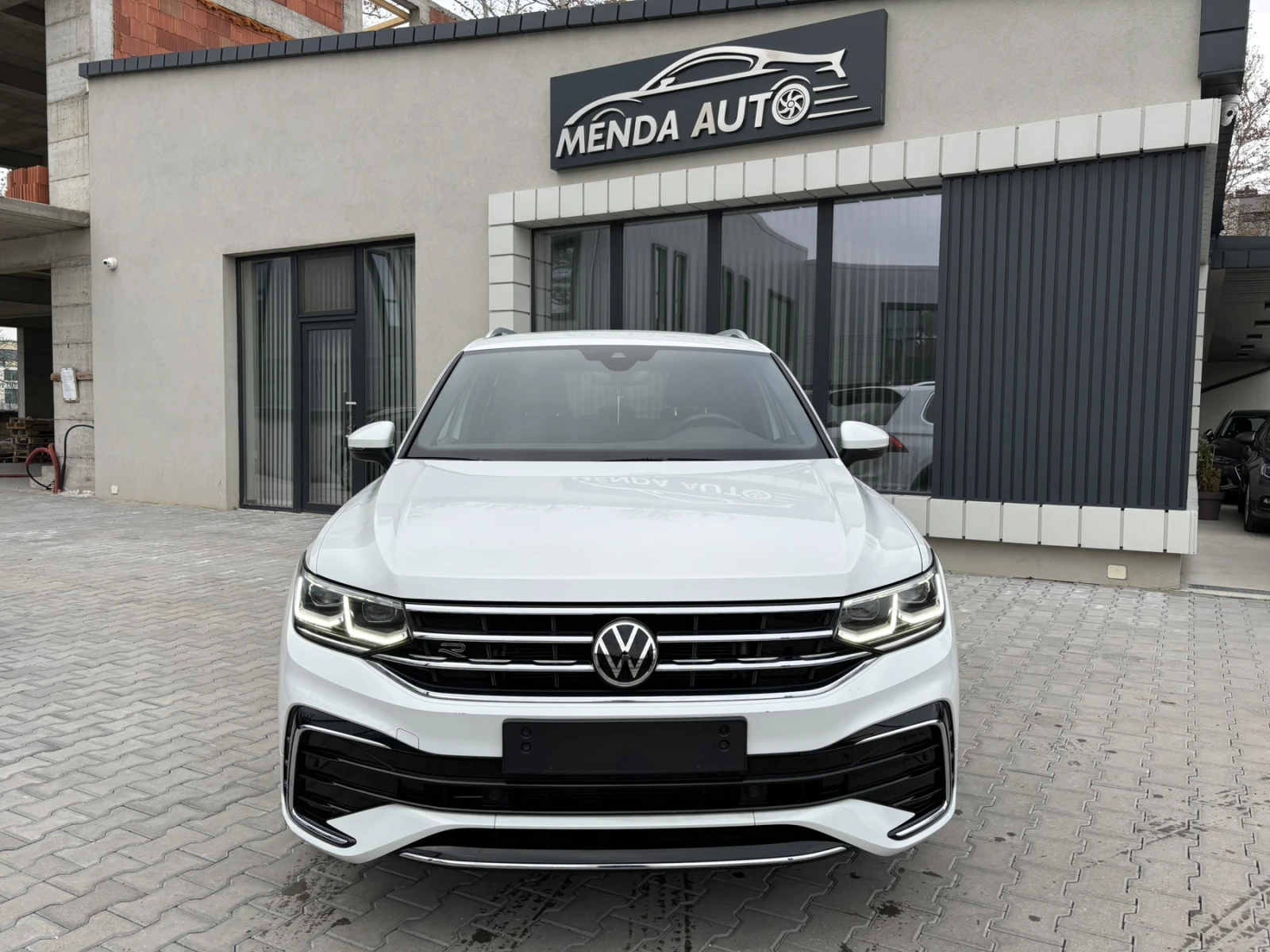 VW Tiguan R-LINE 2.0TDI - изображение 2