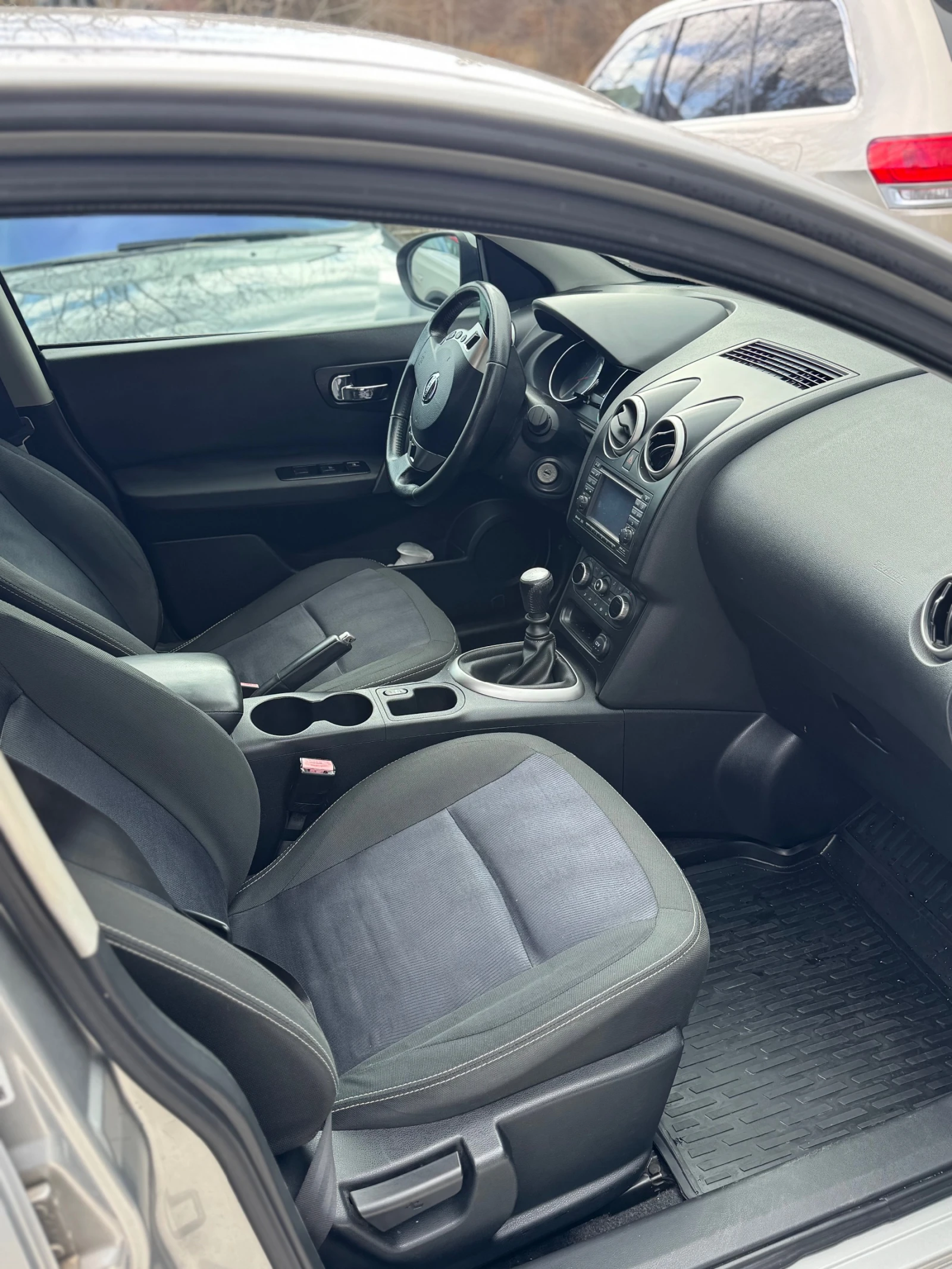 Nissan Qashqai 1.5/Навигация/Обслужен, снимка 11 - Автомобили и джипове - 54059544