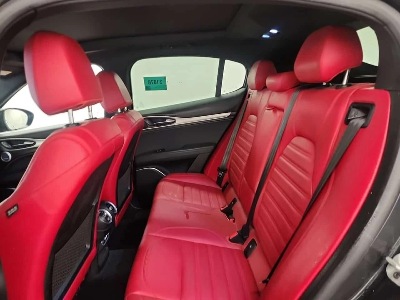 Alfa Romeo Stelvio * VELOCE * ДИСТРОНИК* ПОДГРЕВ* ПАНОРАМА* , снимка 13 - Автомобили и джипове - 54121881