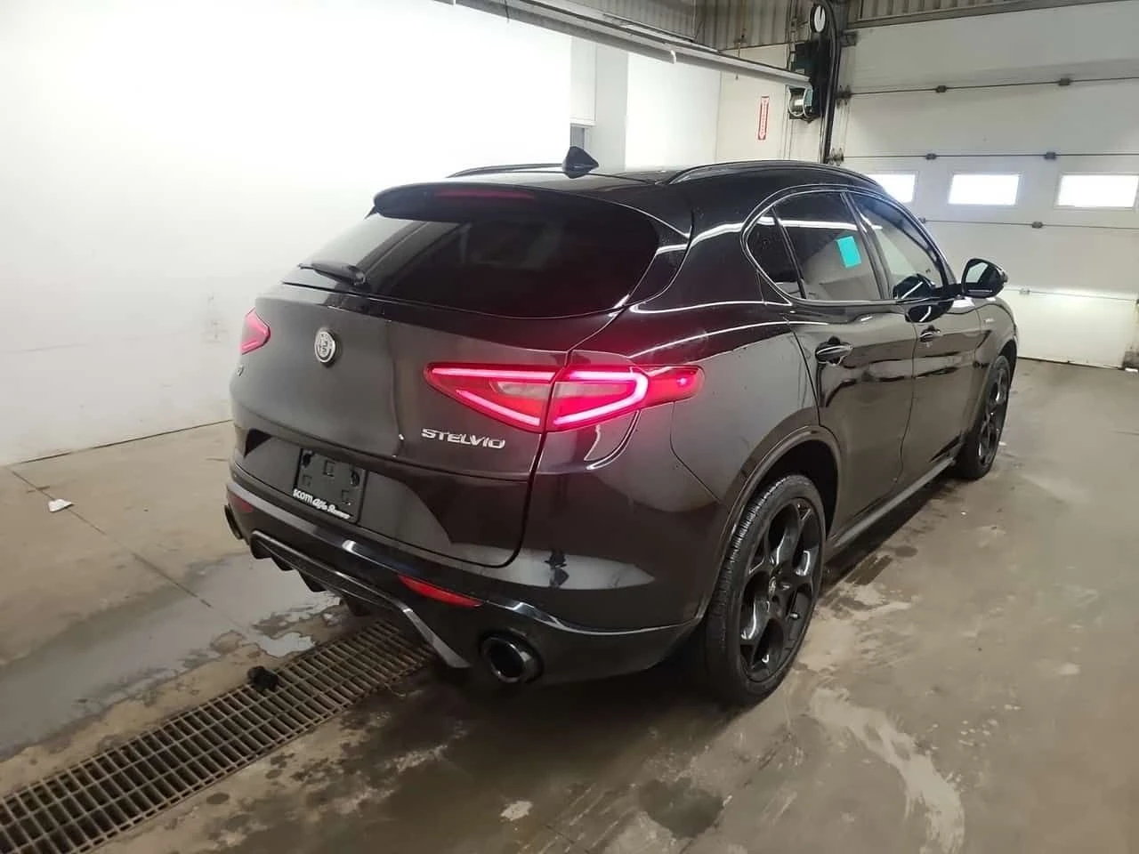 Alfa Romeo Stelvio * VELOCE * ДИСТРОНИК* ПОДГРЕВ* ПАНОРАМА* , снимка 4 - Автомобили и джипове - 54121881