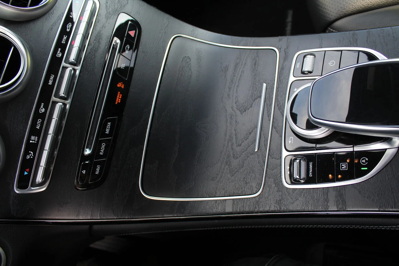 Mercedes-Benz GLC 300 4MATIC AMG Package, снимка 10 - Автомобили и джипове - 54162031