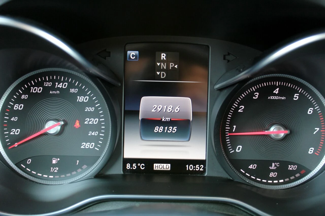 Mercedes-Benz GLC 300 4MATIC AMG Package, снимка 9 - Автомобили и джипове - 54162031