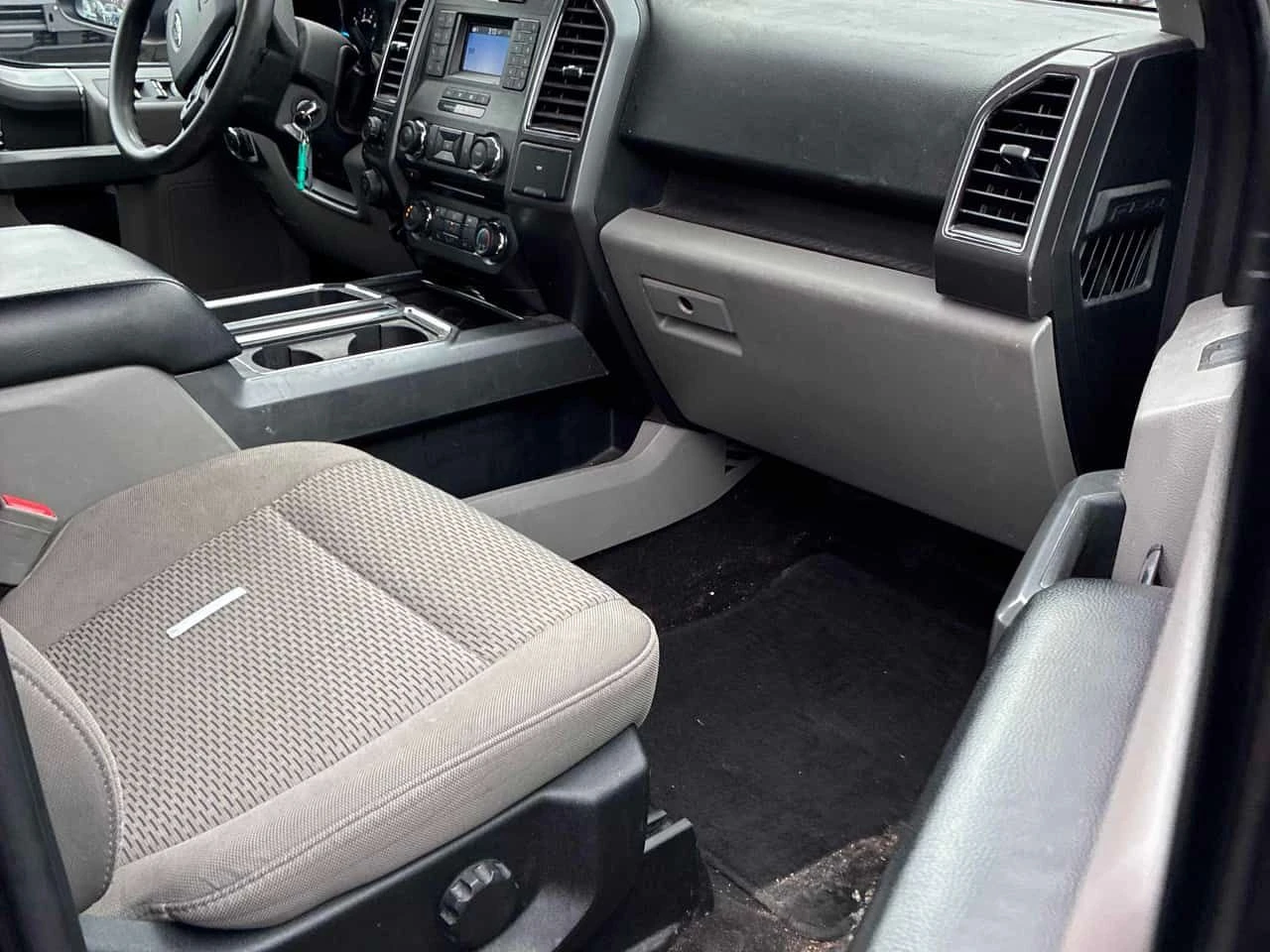 Ford F150 * 4WD SuperCrew Box * KEYLESS* , снимка 15 - Автомобили и джипове - 54321021