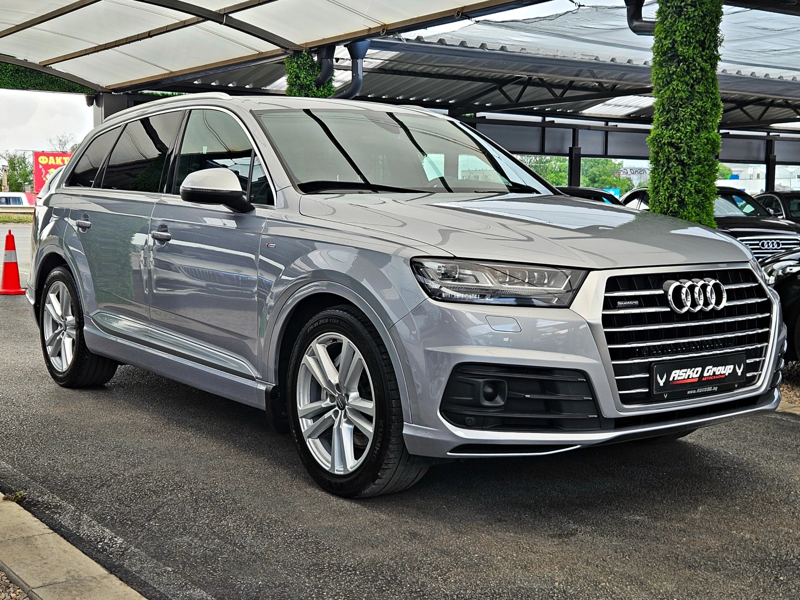 Audi Q7 S-LINE/7MESTA/TV/САМОПАРКИРАНЕ/DISTR/HUD/NIGHT/LIZ, снимка 3 - Автомобили и джипове - 55031174