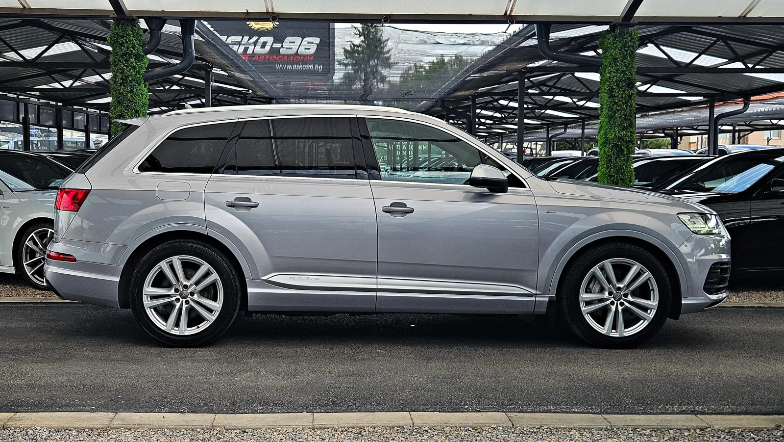 Audi Q7 S-LINE/7MESTA/TV/САМОПАРКИРАНЕ/DISTR/HUD/NIGHT/LIZ, снимка 4 - Автомобили и джипове - 55031174