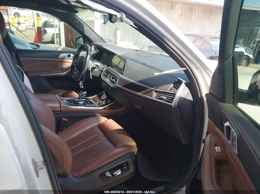 BMW X7 | DISTRONIC | 360 | HARMAN KARDON | МАСАЖИ | , снимка 7 - Автомобили и джипове - 55046073