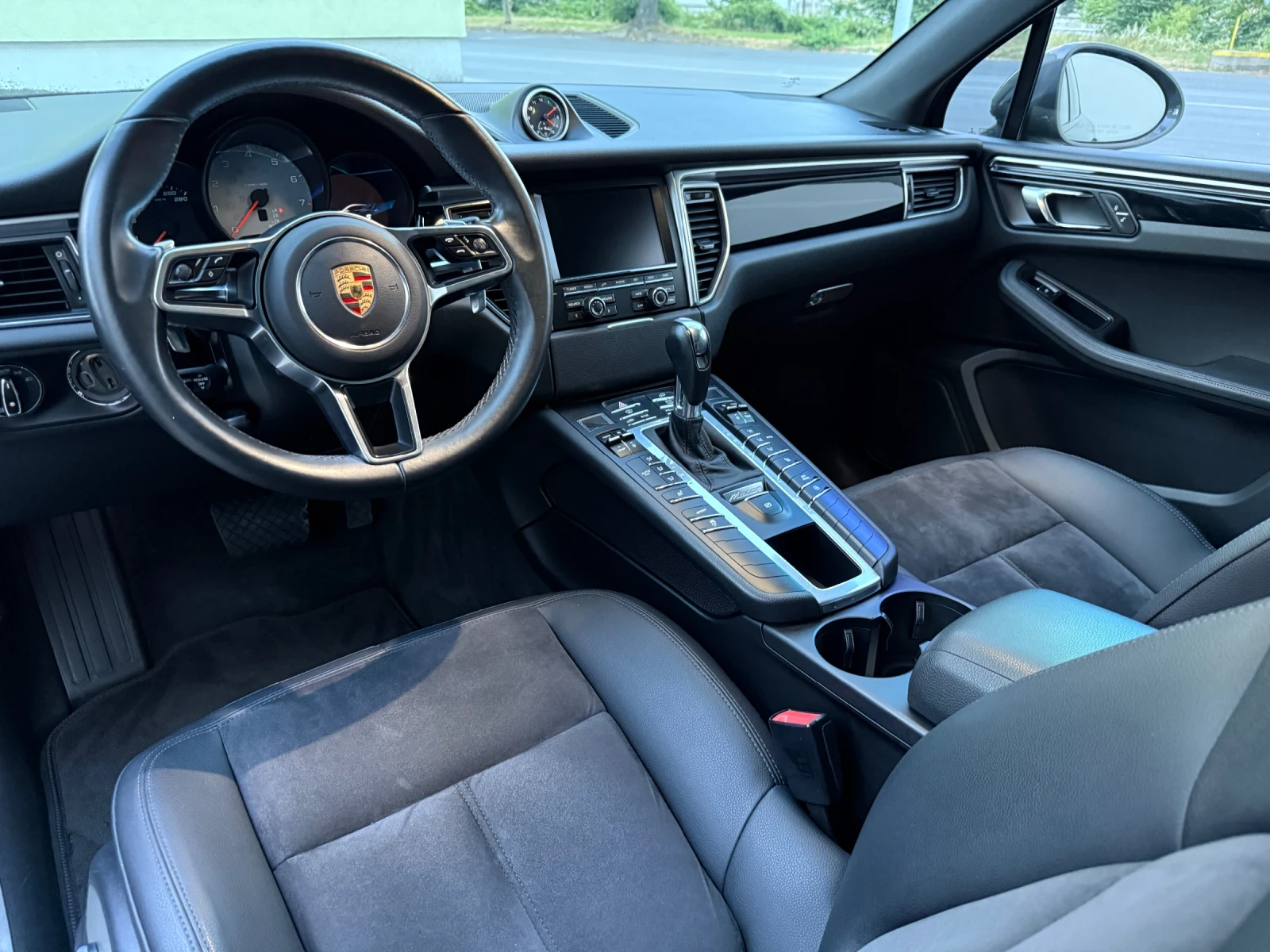 Porsche Macan S 3.0 BiTurbo* Distronic* Камера* , снимка 8 - Автомобили и джипове - 55136980