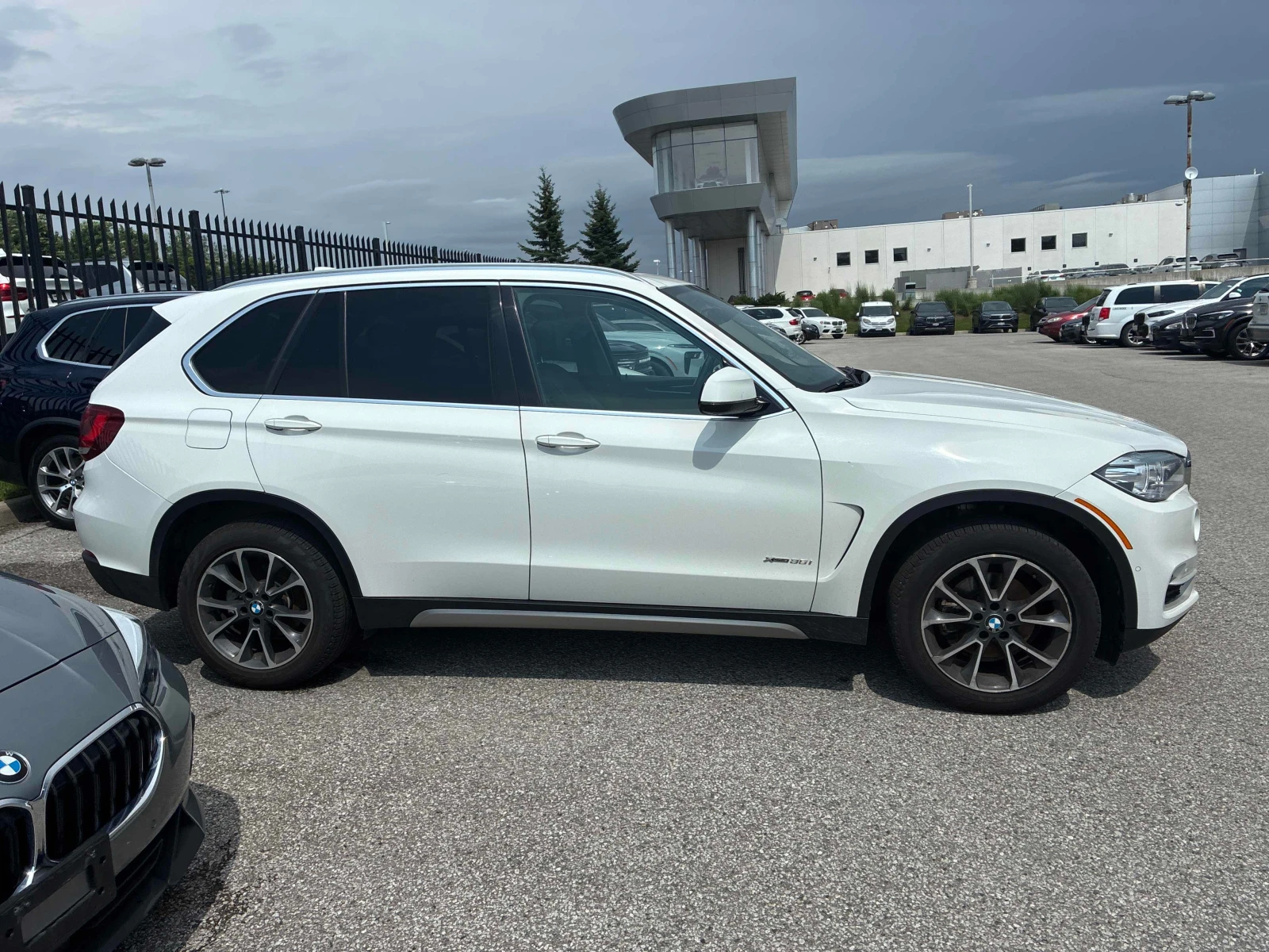 BMW X5 * xDrive35i * АВТОКРЕДИТ БЕЗ ПЪРВОНАЧАЛНА ВНОСКА* , снимка 3 - Автомобили и джипове - 55947116