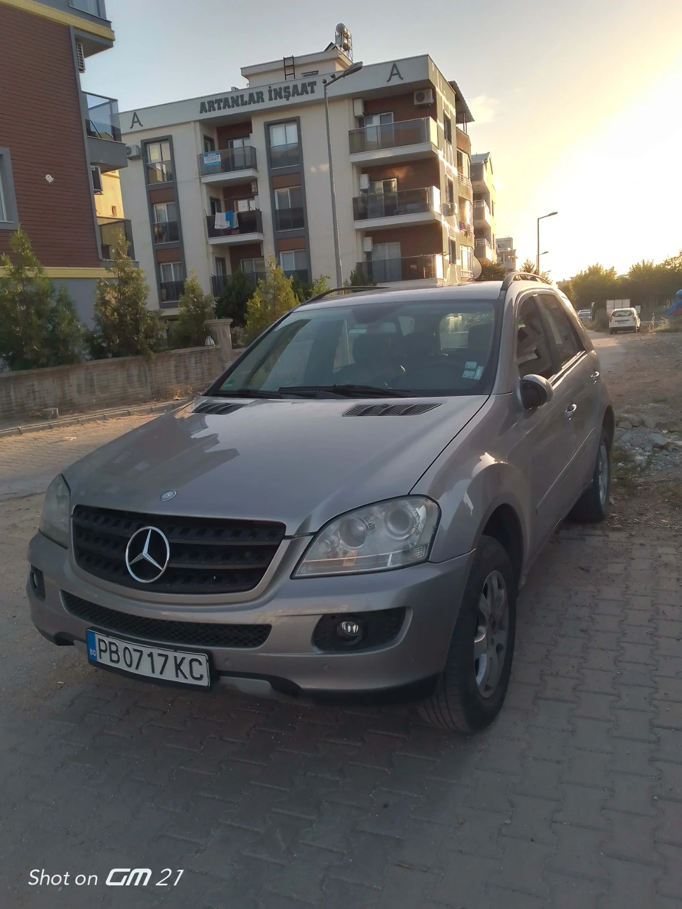 Mercedes-Benz ML 320, снимка 2 - Автомобили и джипове - 55980145