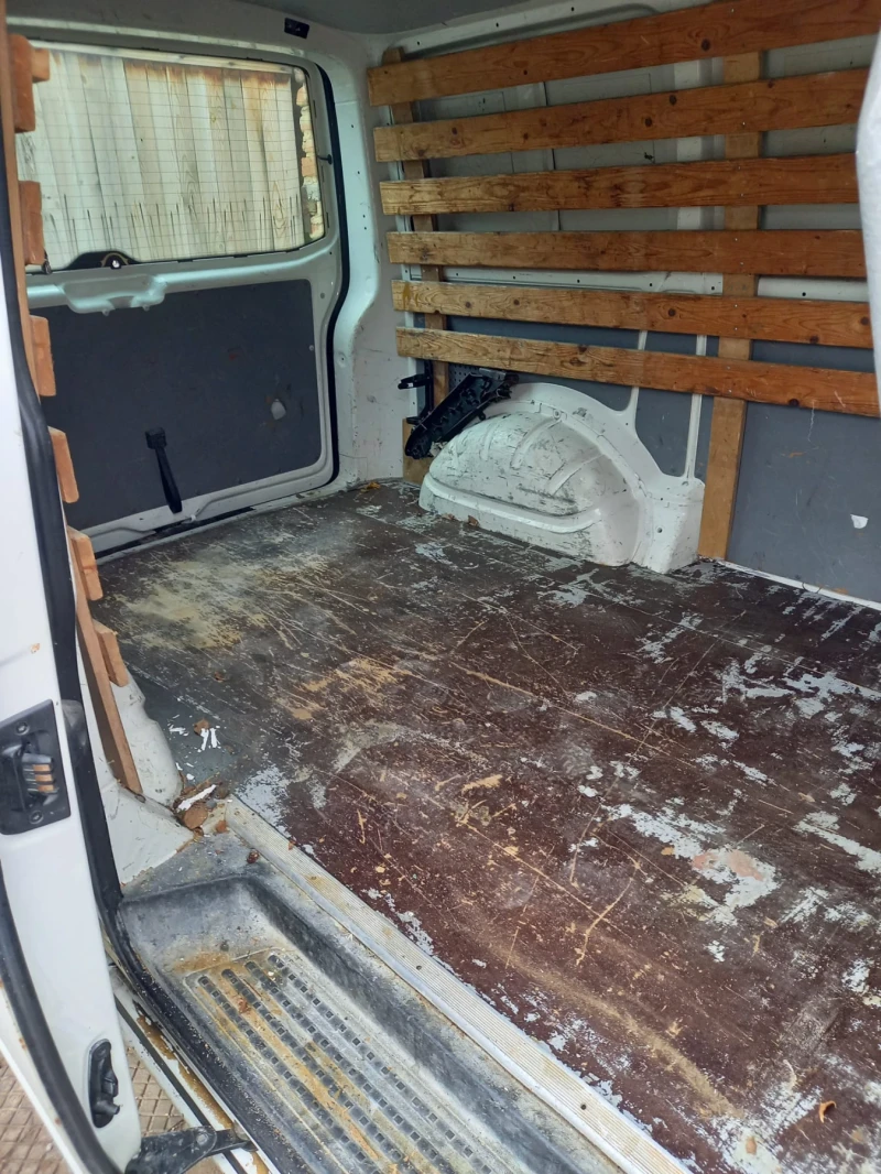 VW Transporter 1.9TDI, снимка 11 - Бусове и автобуси - 52445908