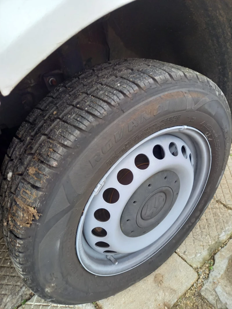 VW Transporter 1.9TDI, снимка 6 - Бусове и автобуси - 52445908