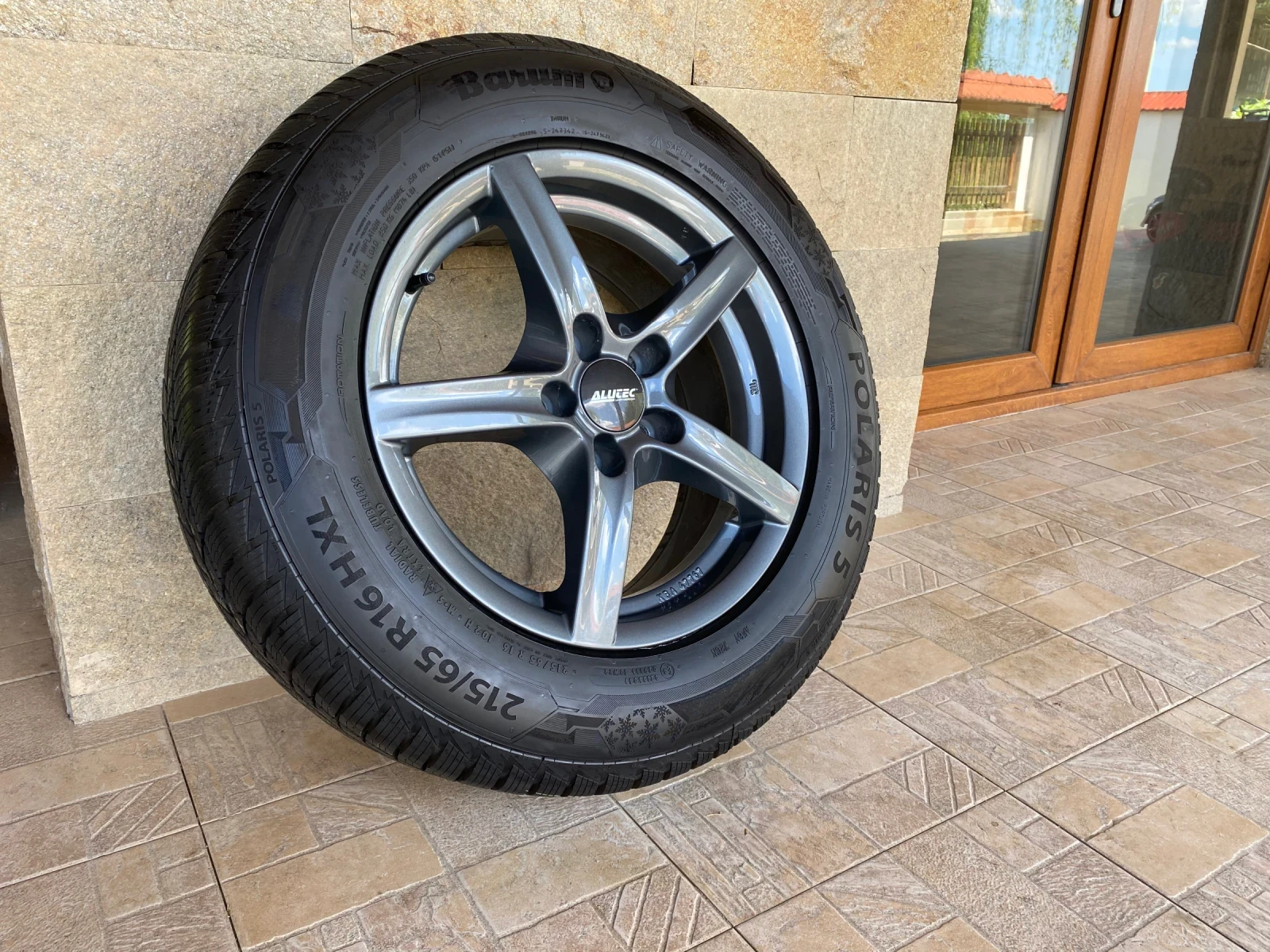 Гуми с джанти Nexen 215/65R16, снимка 3 - Гуми и джанти - 54492566
