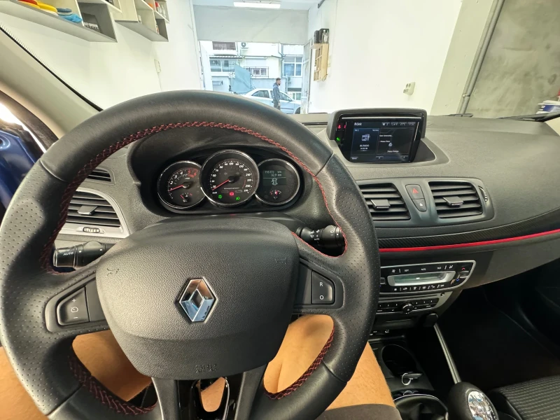 Renault Megane 1.5 dCI GT line, снимка 8 - Автомобили и джипове - 47250156