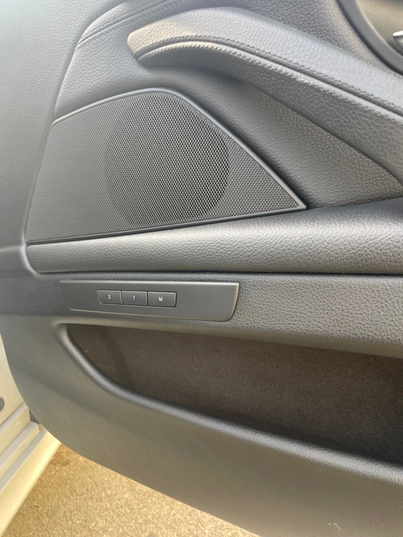 BMW 530 Х драйф М ракет всички екстри два ключа, снимка 16 - Автомобили и джипове - 52432469